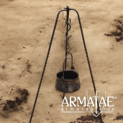 Dreibein handgeschmiedet auf https://armatae.shop Dreibein handgeschmiedet auf https://armatae.shop