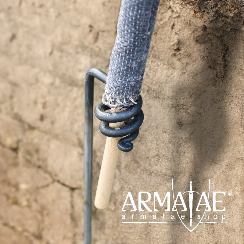 Fackelhalter aus Stahl handgeschmiedet auf https://armatae.shop Fackelhalter aus Stahl handgeschmiedet auf https://armatae.shop