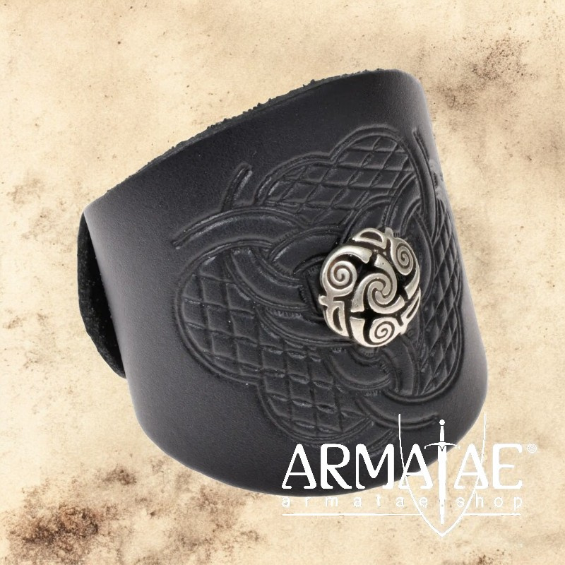 Leder Armband "Node" auf https://armatae.shop Leder Armband "Node" auf https://armatae.shop