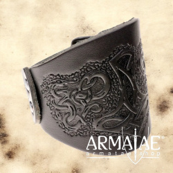 Lederarmband geprägt "Mjölnir" auf https://armatae.shop Lederarmband geprägt "Mjölnir" auf https://armatae.shop
