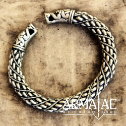 Der Wikinger Armreif von Lilla Rone auf https://armatae.shop