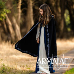 Mittelalter Kinderumhang "Walburga" Schwarz auf https://armatae.shop Mittelalter Kinderumhang "Walburga" Schwarz auf https://armatae.shop