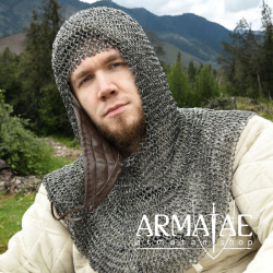 Kettenhaube mit dreieckigem Mundschutz, ID 8mm, unbehandelt auf https://armatae.shop Kettenhaube mit dreieckigem Mundschutz, ID 8mm, unbehandelt auf https://armatae.shop