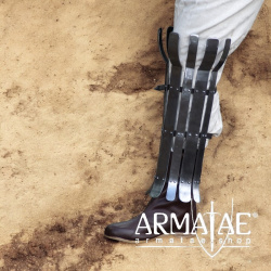 Ein Stück Wikinger Beinschiene, 2 mm Stahl auf https://armatae.shop Ein Stück Wikinger Beinschiene, 2 mm Stahl auf https://armatae.shop