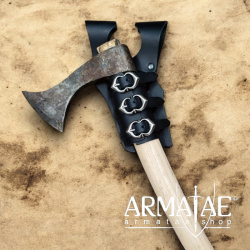 Schwerthalter mit 3 Schnallen auf https://armatae.shop Schwerthalter mit 3 Schnallen auf https://armatae.shop