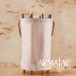 Historische Replik einer Laterne aus Holz mit Rohhaut auf https://armatae.shop Historische Replik einer Laterne aus Holz mit Rohhaut auf https://armatae.shop