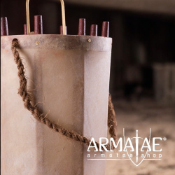 Historische Replik einer Laterne aus Holz mit Rohhaut auf https://armatae.shop Historische Replik einer Laterne aus Holz mit Rohhaut auf https://armatae.shop