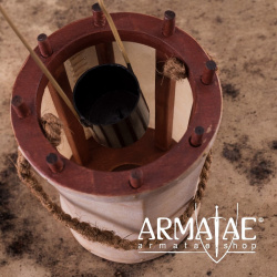 Historische Replik einer Laterne aus Holz mit Rohhaut auf https://armatae.shop Historische Replik einer Laterne aus Holz mit Rohhaut auf https://armatae.shop