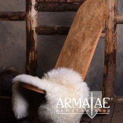 Massiver Steckstuhl aus ganzen Holzbohlen auf https://armatae.shop Massiver Steckstuhl aus ganzen Holzbohlen auf https://armatae.shop