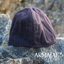 Leonardo Carbone Wikinger Wollkappe Sjard Braun 7136b auf https://armatae.shop