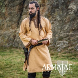Armatae.shop Tunika Halvor Honigbraun ALC-2084b 3 von Leonardo Carbone Armatae.shop Tunika Halvor Honigbraun ALC-2084b 3 von Leonardo Carbone