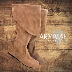 Leonardo Carbone Stulpenstiefel Geoffrey in Braun auf https://armatae.shop Leonardo Carbone Stulpenstiefel Geoffrey in Braun auf https://armatae.shop